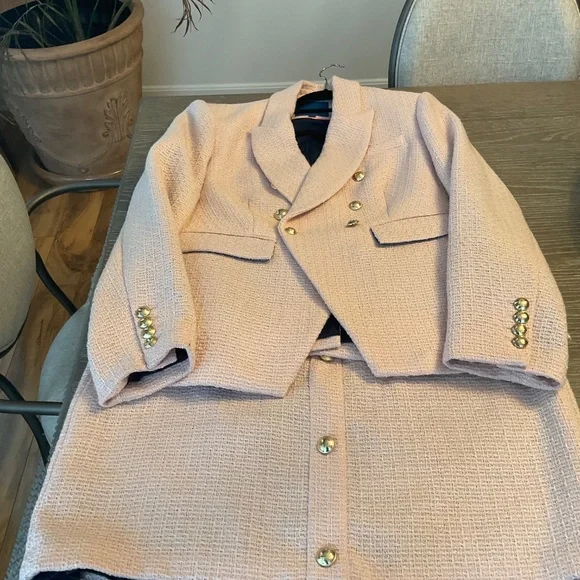 Pink tweed blazer and skirt set, Biltmore, size 14 - Picture 2 of 4